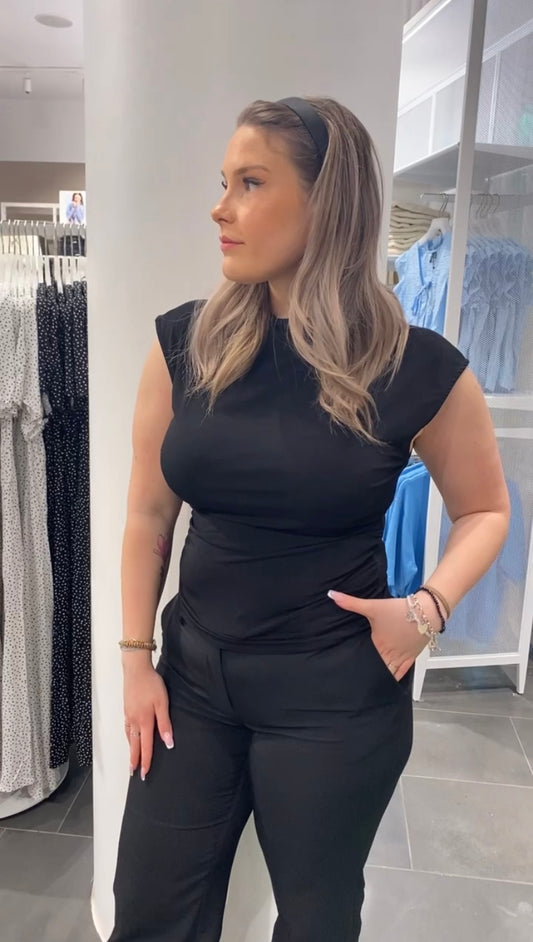 VMCHRIS Top - Black