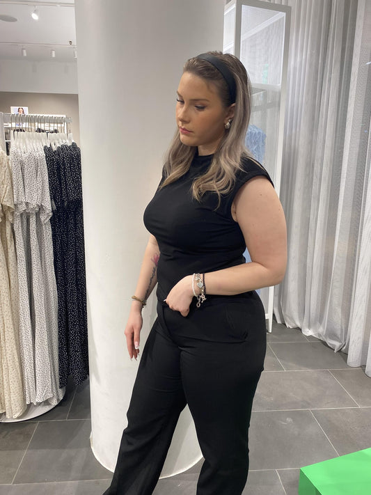 VMCHRIS Top - Black