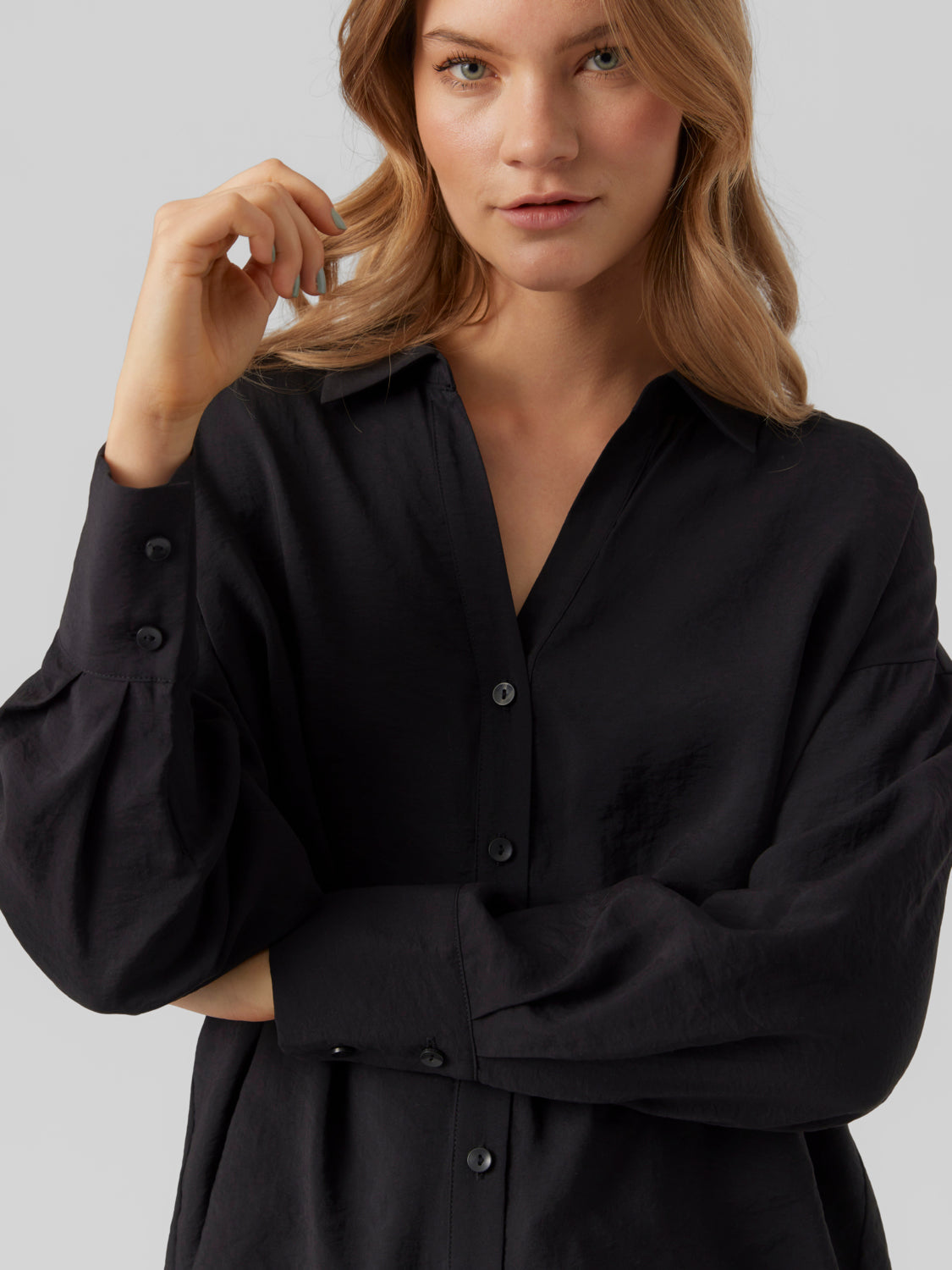 VMQUEENY Shirts - Black